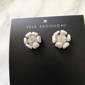 Nwot  lele sadoughi  stud floral stud earr…